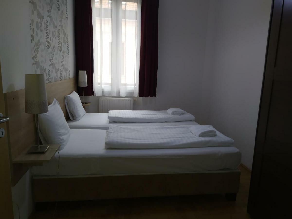 Wow * Budapest